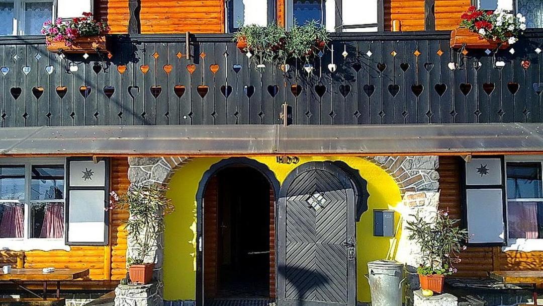 Smucarska Koca Bed and Breakfast Kotlje Esterno foto